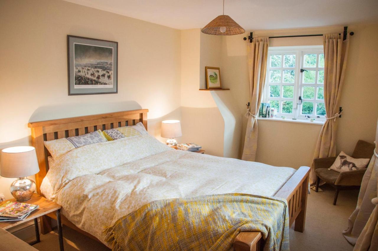 Milton Farm Bed & Breakfast East Knoyle ภายนอก รูปภาพ