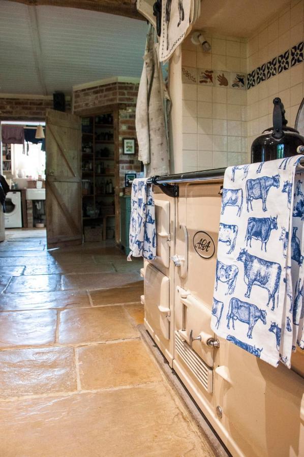 Milton Farm Bed & Breakfast East Knoyle ภายนอก รูปภาพ